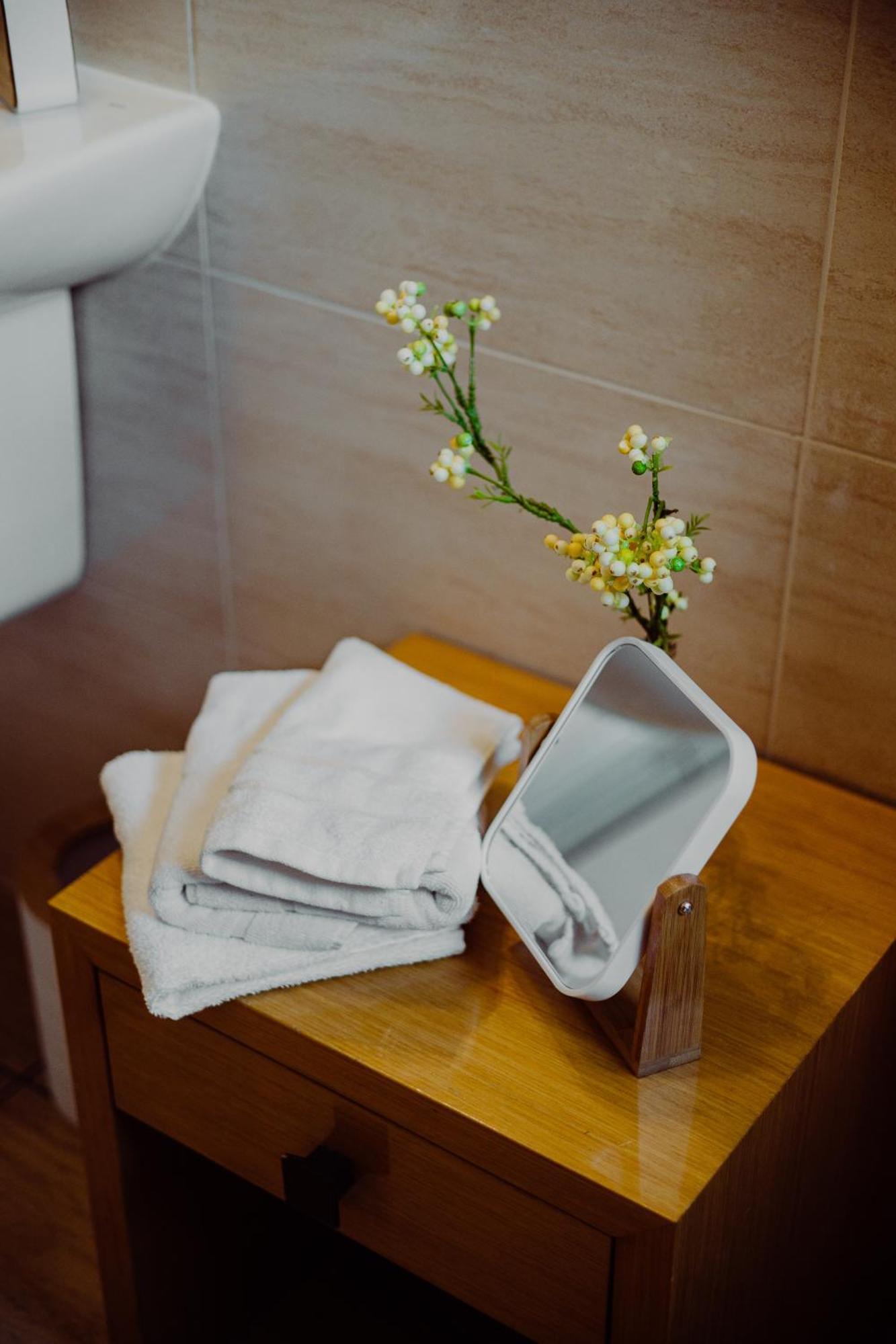 Hotel Bonsai 涅姆恰 外观 照片